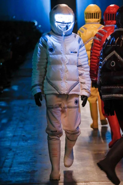 Look 46
